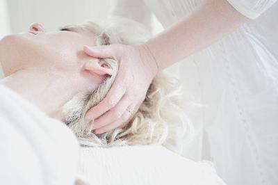 Przeszczep włosów SAFER – jak wygląda zabieg i jakie są efekty?