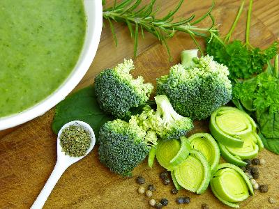Dlaczego warto regularnie jeść zielone brokuły?